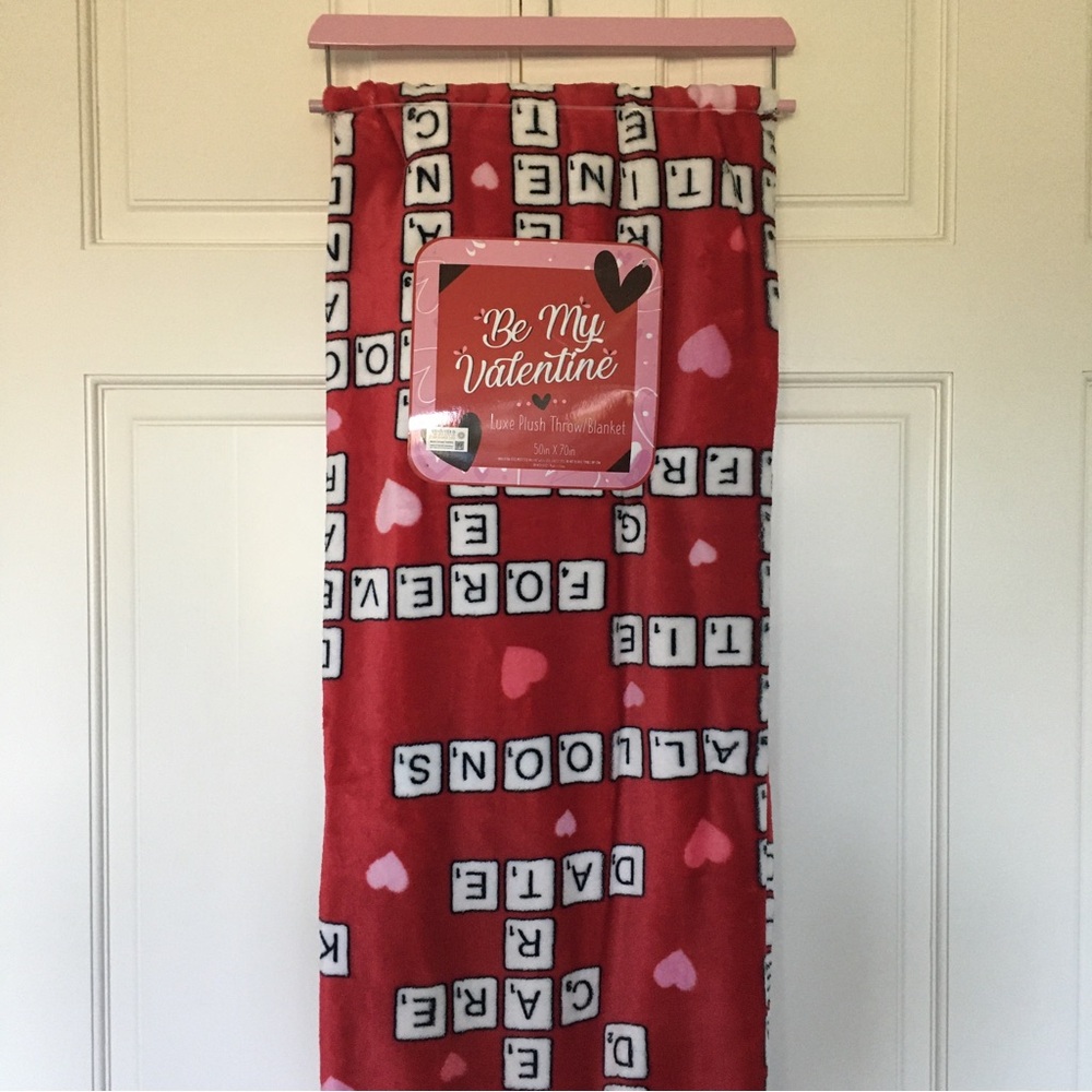 NEW Valentines Luxe Plush Throw Blanket Scrabble Game Theme Letters Words Red